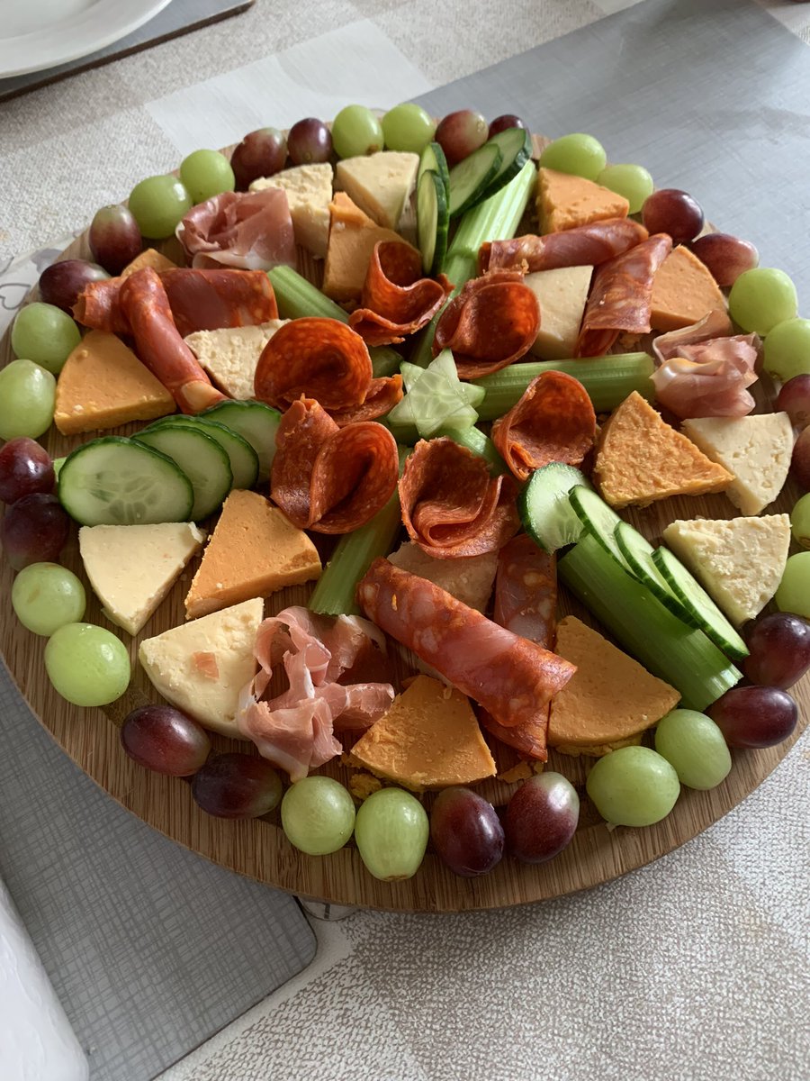 AYEARFORHOPE's tweet photo. Lunch is served!!! #morecheese https://t.co/4d9QzxoOU8