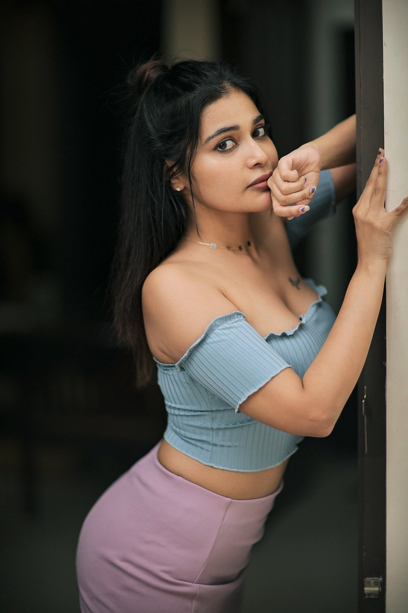 MarcSpector2512's tweet photo. Dharsha Gupta 🥵

#Dharsha #Dharshagupata #TamilActress #Tamilcinema #BiggBossTamil #Actressworld #Sexy #Dharshahot #Dharshaguptahot #Boobs #Cleavage #Actresslover #hotmodel #instamodel #celebrity #instacelebrity #DharshaFans #Dharshaguptafans https://t.co/ABkR4Ouxqn