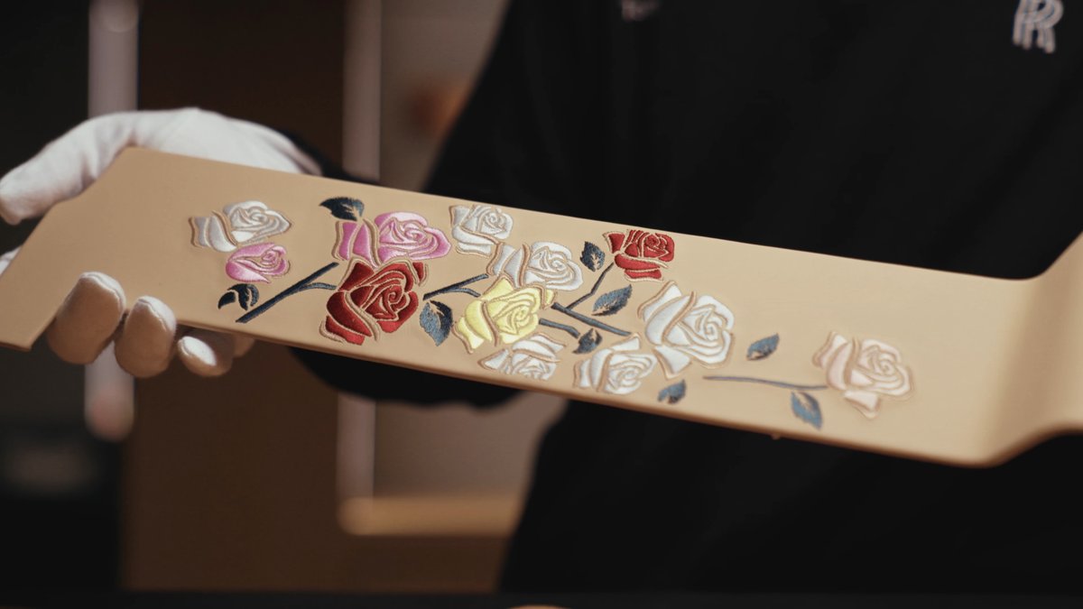 rollsroycecars's tweet photo. As 2023 comes to an end, we reflect on a year of magnificent #Bespoke commissions. Rose Blossom Phantom, a one-of-one commission, captures the beauty and tranquillity of a summer garden with a captivating floral theme.

#InspiringGreatness #BespokeIsRollsRoyce https://t.co/ypc4cEOL24