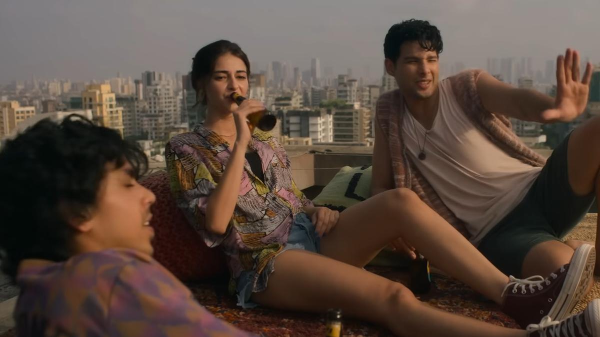 "Kho Gaye Ham Kaha" - 4/10
Social media disorder, hook-ups and drinking + friendship, child abuse trauma, etc.
I wouldn't suggest you to waste 2:15:05 hours in this shit.Only for teenagers (2005+ gen), they'd either get it good or get into following it.
4/10!