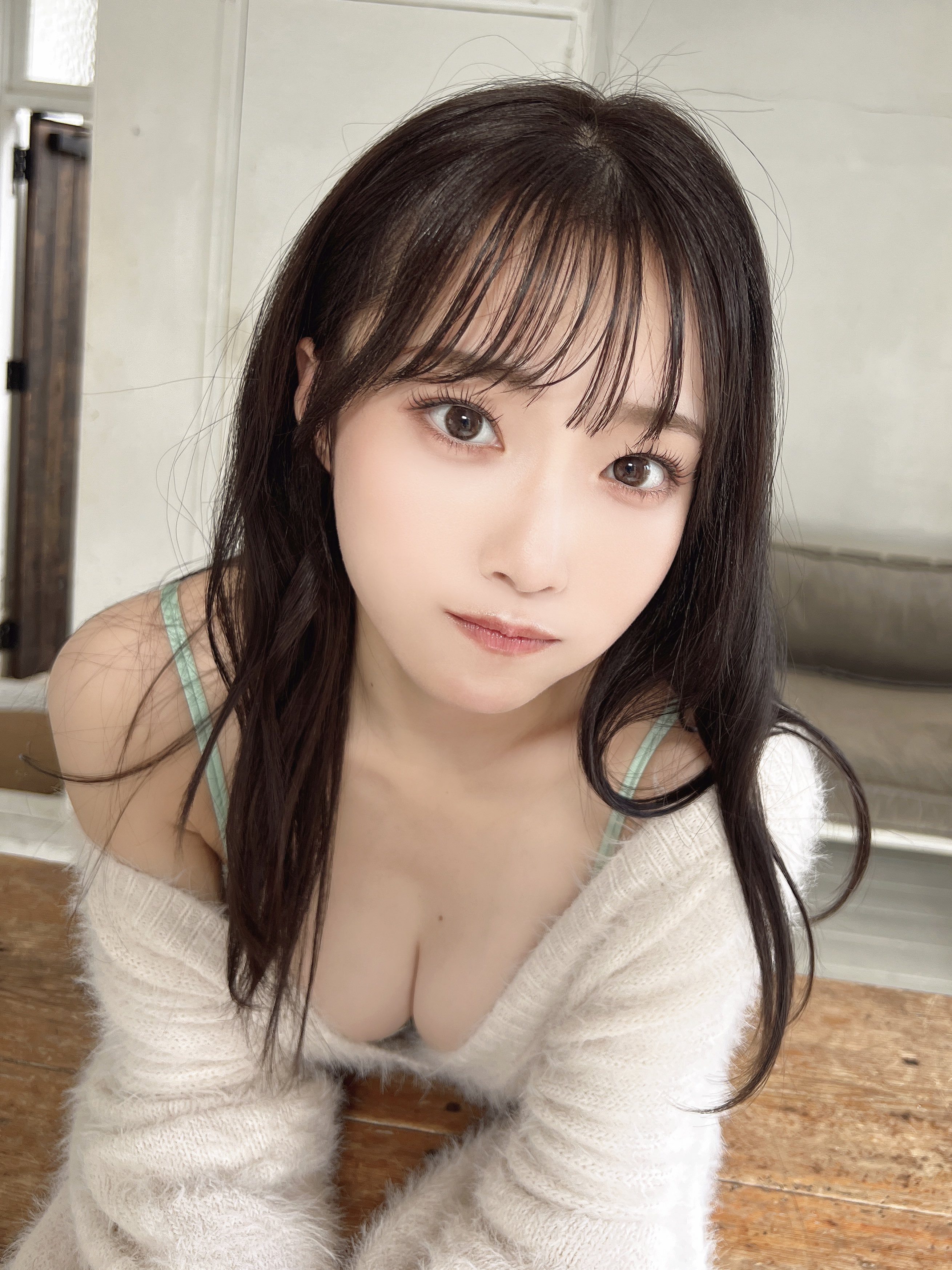 岸みゆ（#ババババンビ）　サイン入り写真パネル　限定100枚 岸みゆ（＃ババババンビ） サイン入り写真パネル | TOKYO NEWS