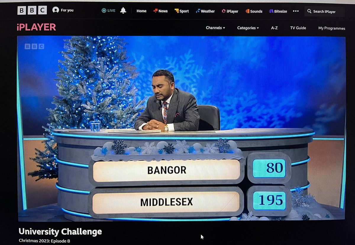 MiddxHeritage's tweet photo. Our @MiddlesexUni are scorching hot beating Bangor University in the semi-final.

@UniversityChal1 Final tonight @BBCTwo at 7.30 pm https://t.co/y137Yi7kTZ