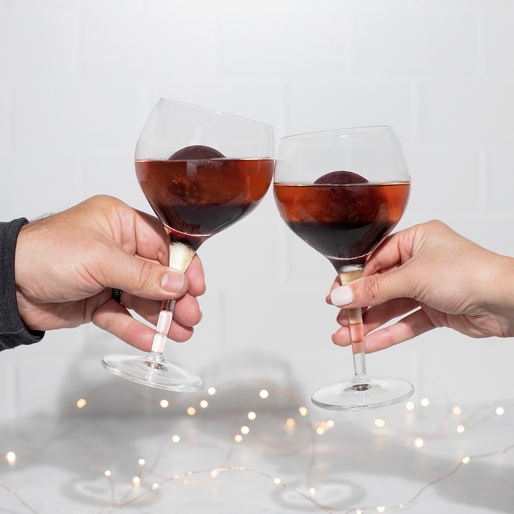 CapressoTweets's tweet image. Ring in the New Year with this festive (and flavorful) Cherry Iced Tea with Prosecco! 🍾🥂🎉