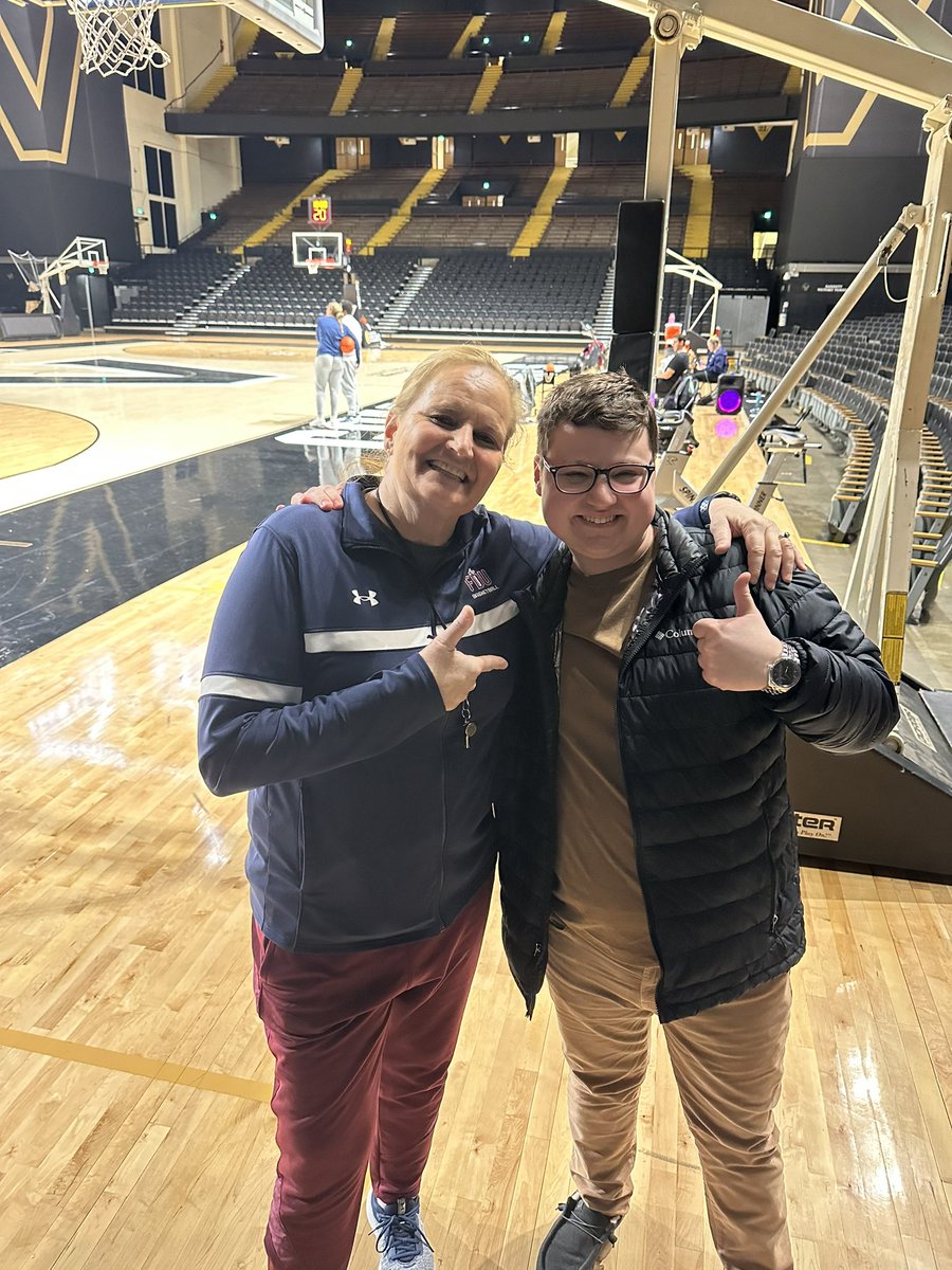Coachgaitley's tweet photo. “Friday Friends”….10 years ago I met Ryan at the JUCO Nationals in Lubbock….he was a volunteer in the hospitality room. We became pen pals and yesterday we reconnected when he visited our practice at Vanderbilt. He’s a sweetheart and friend for life🤗 https://t.co/hlAEQN0hLd