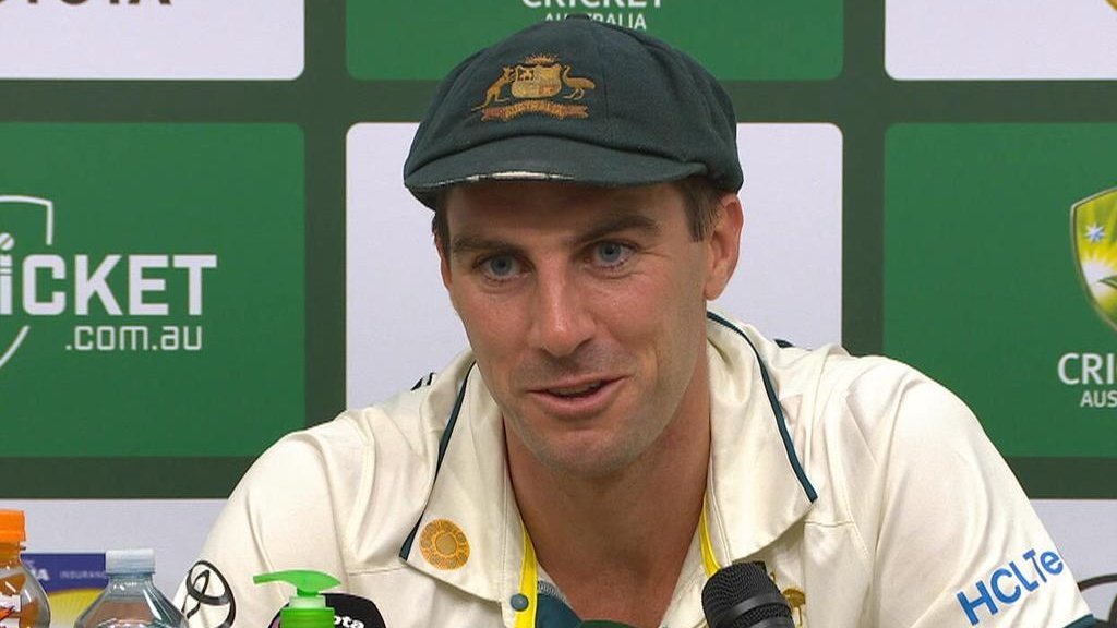 mufaddal_vohra's tweet photo. Mohammed Hafeez - Pakistan played better cricket than the other team.

Pat Cummins - Ahh, cool. It doesn't really matter, does it? It's the team who wins at the end. https://t.co/V7bmOG1qUh