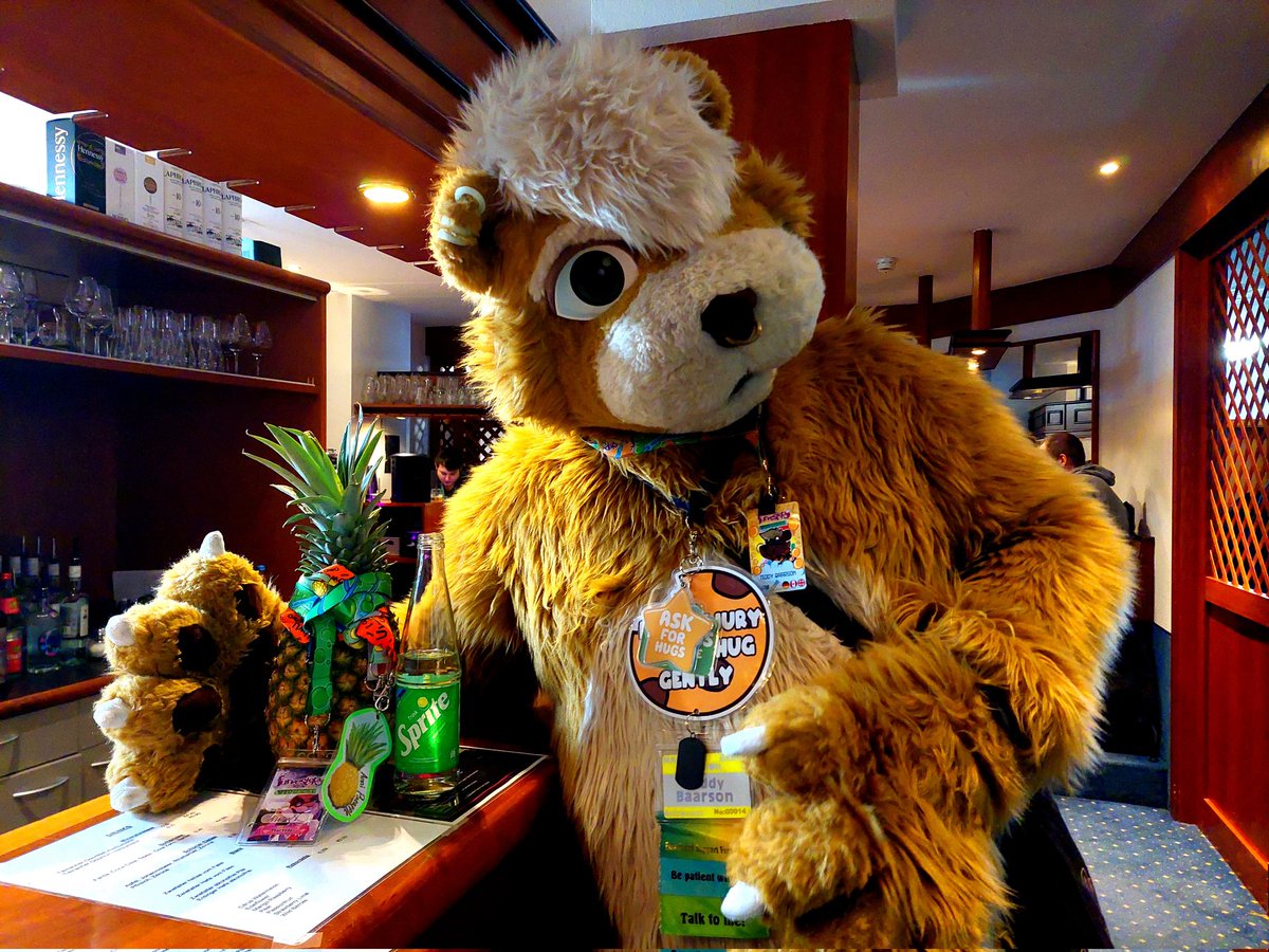 Thanks to @TeddyBaarson for the nice <a href="/Sprite/">Sprite</a> at the hotel-bar! #furvester