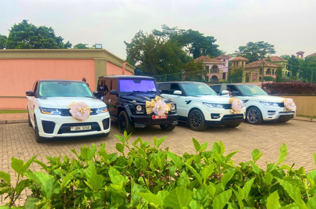 Get to experience elegance on your special day with our executive car hire service. Trust us to make your wedding unforgettable. 📱: +256775380448 or drop us an 📧: greatworldiscoveriesug@gmail.com #WeddingTransport #TravelWithGWDI