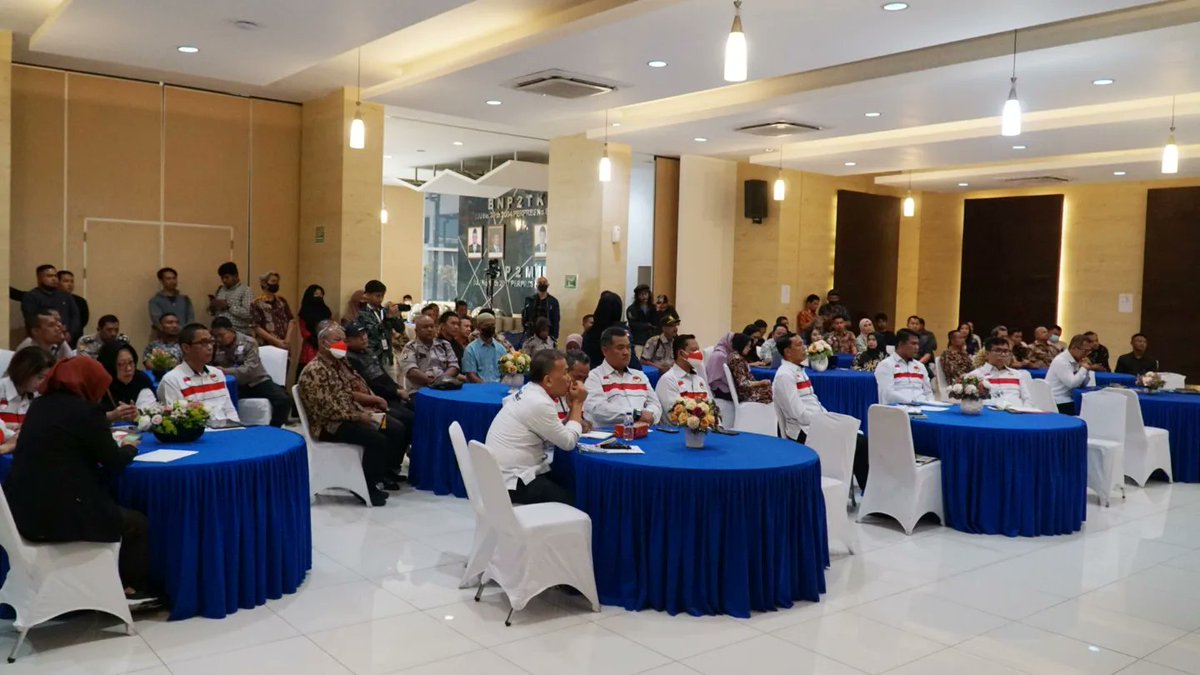 MELALUI Refleksi akhir tahun 2023, Jumat, 29 Desember 2023 di Aula KH. Abdurrahman Wahid, kantor BP2MI saya sampaikan keberhasilan kita dalam bekerja. Capaian penempatan Pekerja Migran Indonesia Alhmadulillah berhasil kita raih dengan kerja-kerja kolektif.

Sepanjang tahun 2023,