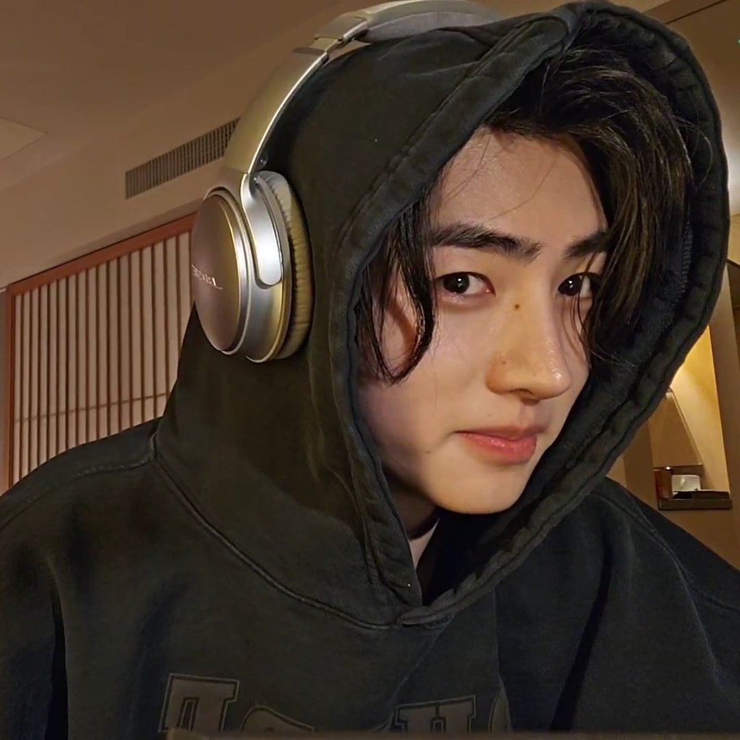archiveofhoon's tweet photo. i love him https://t.co/NaTwSLBgEW