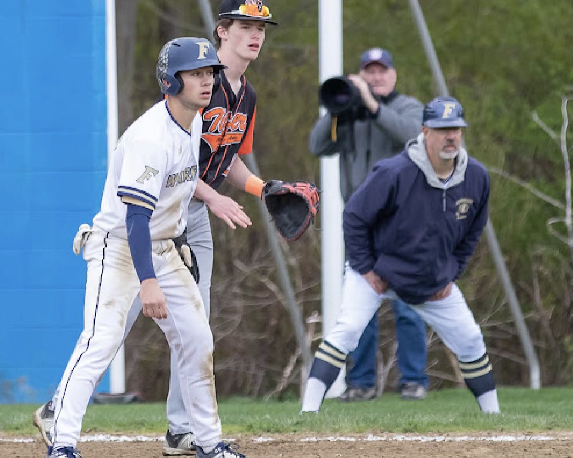 PIPFoxboro's tweet photo. This week’s #NoteworthyNeighbor is 14-year resident Todd Kaeser!

Todd is a history teacher at Foxborough High School who has made a positive impact on his students for over 30 years. https://t.co/7WihkhOzV7