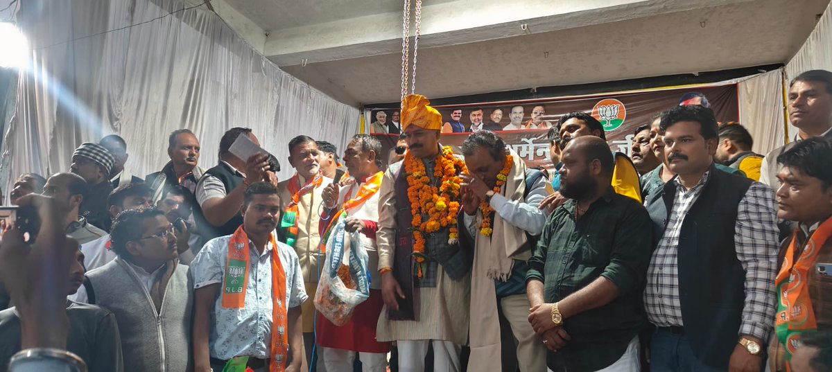 PROJSDamoh's tweet photo. राज्यमंत्री ने कहां कि प्रदेश के लिए मंत्री हूँ लेकिन जबेरा विधानसभा की जनता का हमेशा सेवक रहूगां-राज्यमंत्री श्री @dharmendra_st 
==
राज्यमंत्री का मगज के लड्डूओ से तुलादान कर लोगो में बांटे गए, 
आमजनों ने किया सम्मान
@CMMadhyaPradesh https://t.co/PyA3xXu73z