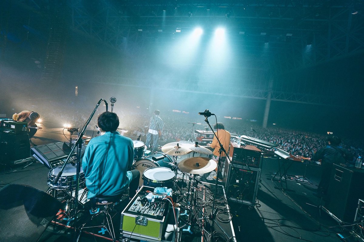 Toriashi_VYT's tweet photo. 遅ればせながら【COUNTDOWN JAPAN 23/24】ありがとうございました！！

2023年ラストライブ、出し切りました…！！

今年ライブ会場で出会ってくれた全ての人に大感謝。

2024年もライブでお会いしましょう！！🤘

photo by 酒井ダイスケ @imdaisukesakai

#CDJ #マカロニえんぴつ https://t.co/m0iCh6eCYt