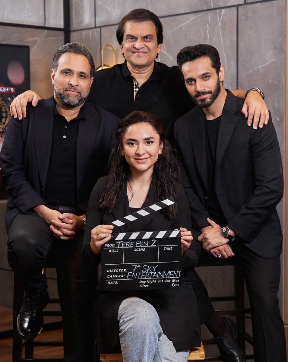 _kmzx's tweet photo. 😭😭🖤🖤🖤🔥🔥

{#WahajAli #Murtasim #YumnaZaidi #YumHaj #Meerasim #TereBin } https://t.co/NEQm0XNT5T