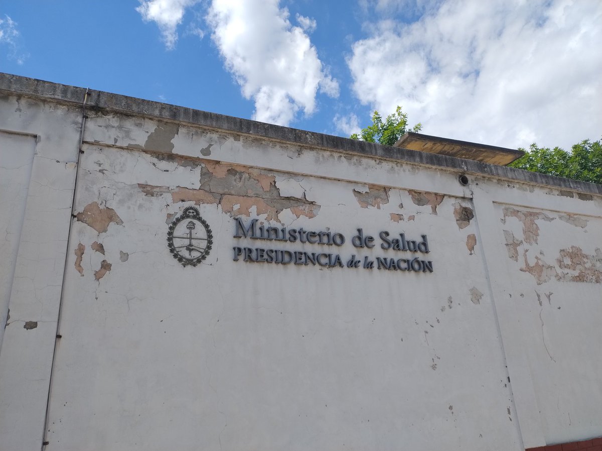 LiloMofletes's tweet photo. Turno para RETIRAR la matrícula renovada (trámite q tardó 6 meses x TAD). 10:45 el turno, fila y cuando 10:55 me hacen pasar hay 10 personas adelante. Ampliaremos cuanto tiempo tarda, yo le apuesto 1 hr.
Como los odio
#Ñoquis
#msal https://t.co/YAwnClBksa