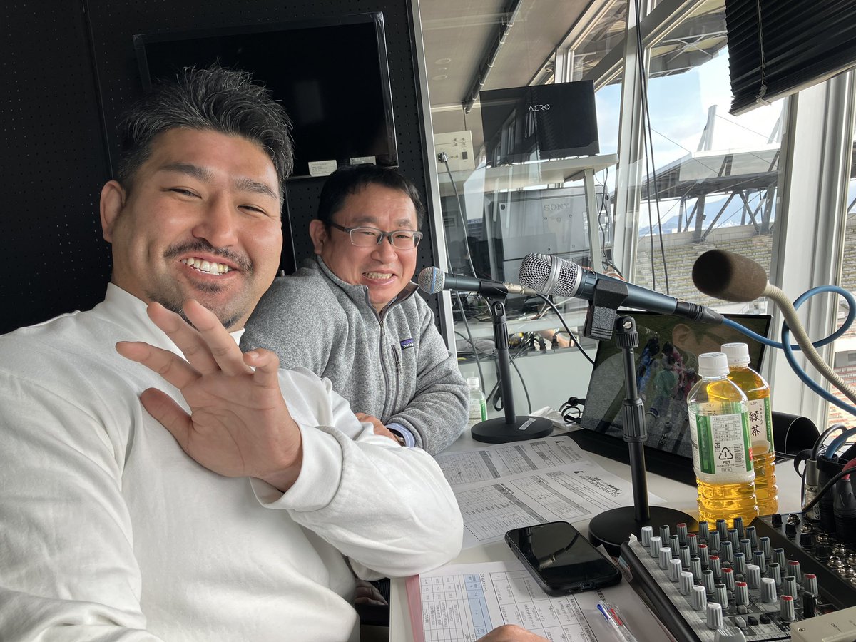 nanairocup's tweet photo. 🌈実況&解説🌈
実況&解説予定のお二人です。
今回も盛り上がること間違いなし✨
目と耳で大会を楽しんでくださいね😉
#築城昌拓 #Azuresky
#木村通宏 #トレーナー
#女子ラグビー #7人制女子ラグビー
#セブンズ
#北洋建設nanairocup
#北洋建設presentsナナイロカップ
#九州ウィメンズセブンズ2024 https://t.co/wJCukRxX0o