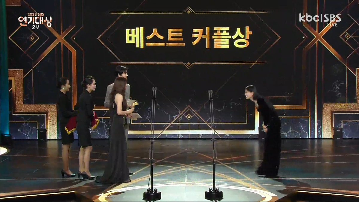 pia2423's tweet photo. CONGRATS DOWON
Best Couple: SongKang &amp; KimYooJung
And she mentioned SongKang twice
#SBSDramaAwards2023 https://t.co/6yuHpNm3QT