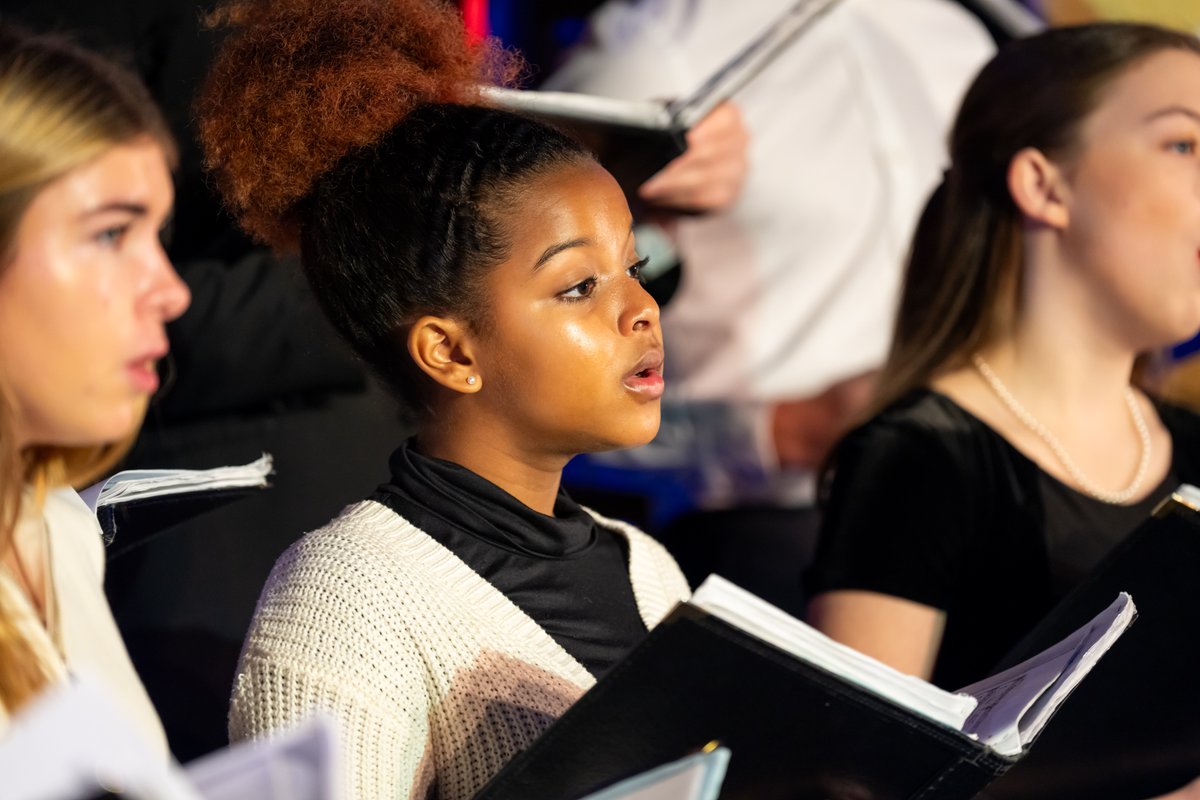 NewarkAcademy's tweet photo. The winter choral concert was filled with magical moments and beautiful harmonies! 🎤✨

Thank you to everyone involved in this amazing night of performances! 🎶

(📸: James Worrell)
#NewarkAcademy #Choir https://t.co/3rHR5GgT2n