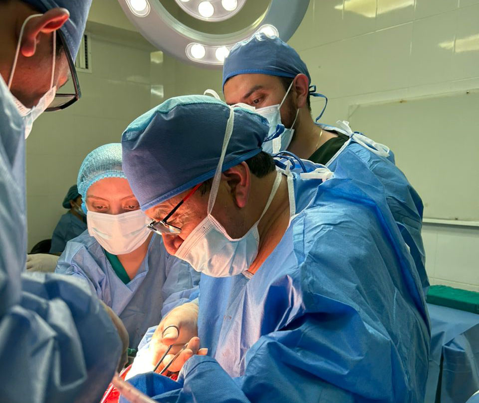 IndotEcuador's tweet photo. Todo es posible gracias a los #donantes y al gran compromiso del Sistema de Salud @Salud_Ec @IESSec.
Destacamos la intervención del:
Hosp. Pediátrico Baca Ortiz (@HBacaOrtizEc)
Carlos Andrade Marín (@HCAM_IESS)
Eugenio Espejo (@heugenioespejo)
José Carrasco Arteaga (@IESSHJCA) https://t.co/oKzJKC3xM5