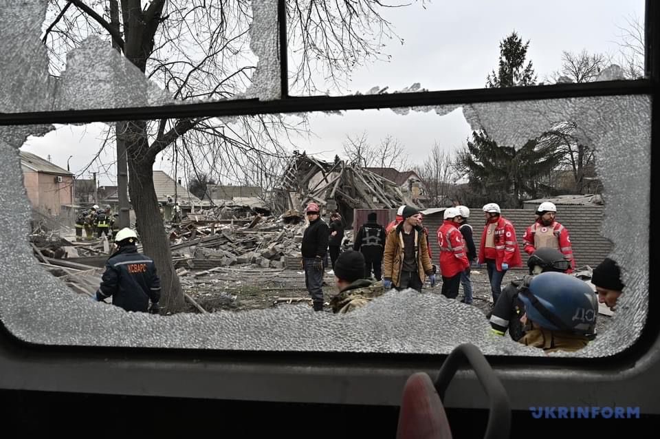 RedCrossUkraine's tweet photo. ⚡️Ukrainian cities suffered another massive Russian missile attack. The emergency response teams of the Ukrainian Red Cross work at the sites of the shelling in different cities and help people — https://t.co/AugOJVzJKr https://t.co/RZVTO1MhSi