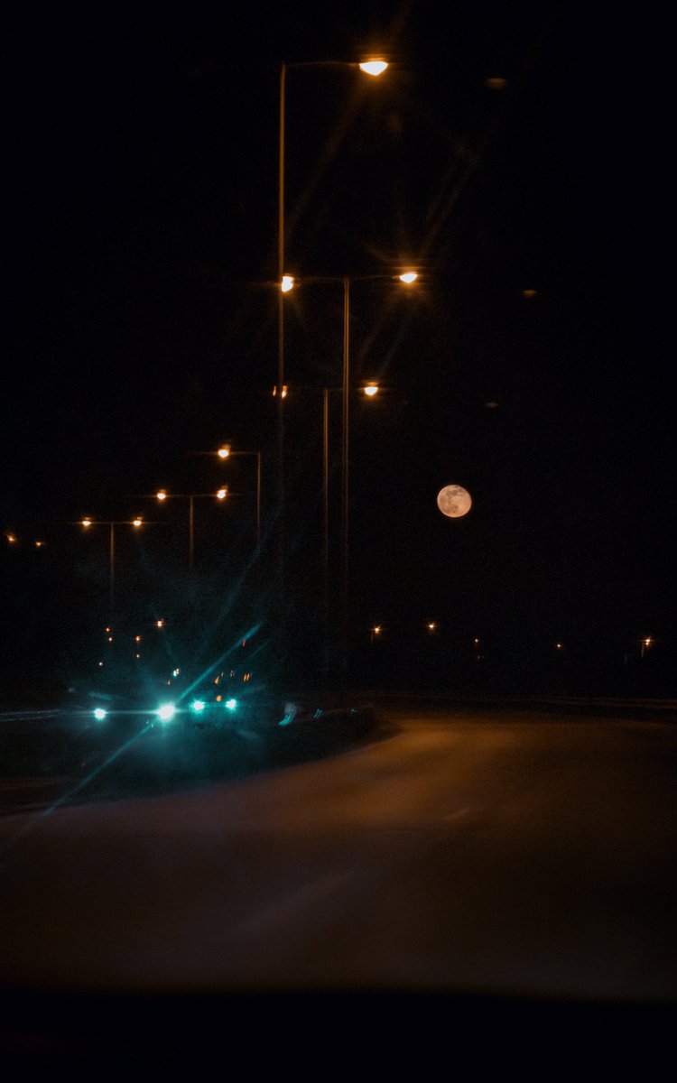 #ColdMoon as seen on my way to the airport last night.

📸 Shot on #Pixel8Pro #Teampixel