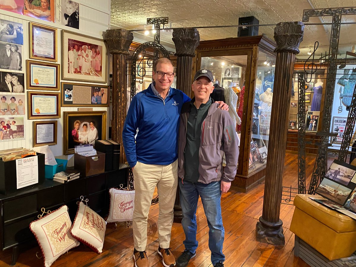 BradMBolton's tweet photo. Enjoyed having my #UpNorth brother @RobertMFisher stop by #RedBay on his trip to the AL yesterday!
Thankful that @ICBA service brought our families together!
Missing Beth though!

@CommSpiritBank @ICBA @TiogaBank https://t.co/aUQsxilGPf