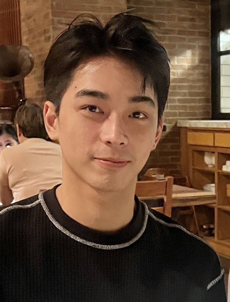 Who's on your mind ? Dito po sa gwapo matangkad na ito nakakabaliw na . 🫠🫠🤍🤍🤍 Gelo kalma plzz! 

#bgyo #bgyo_gelo ctto fr tita tine x post! 😍