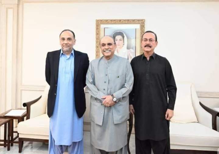 JandalAbbas96's tweet photo. صرف دھوکا ہی دے سکتے تھے تم 
آخر تمہاری اوقات ہی اتنی تھی 😊 

#MQMPakistan #Elections2024 #MunafiqLog #MufadParast 
@MQMPUpdates @Nadirqureshi @FaddyMQM @uc25gulshan https://t.co/8Z6Jg2XqaD