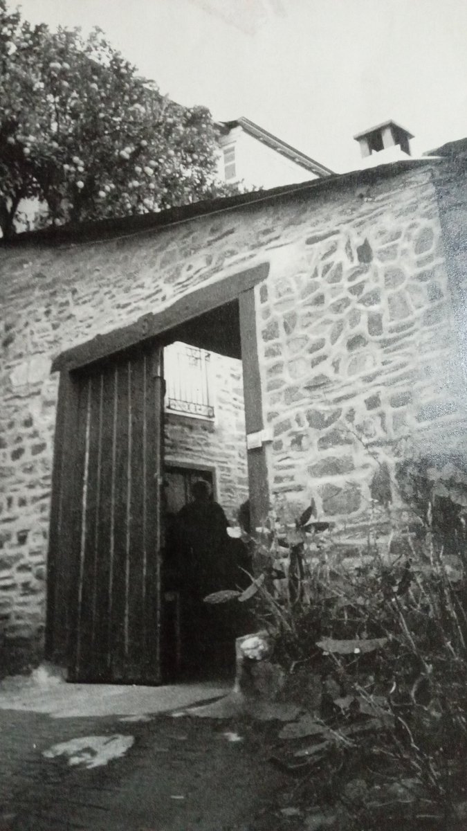 Nunca olvidemos de donde venimos, para saber a donde llegar.