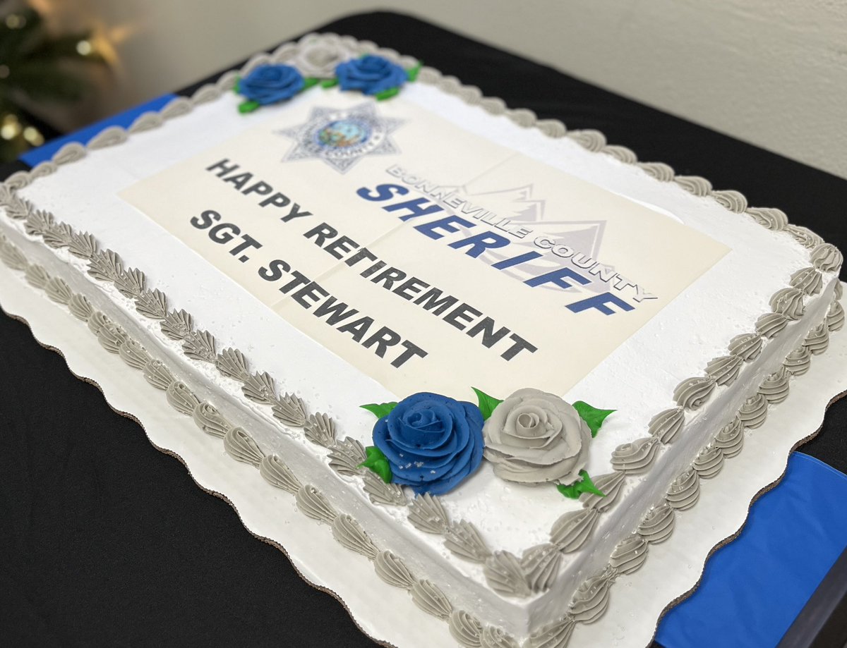 BonnevilleCSO's tweet photo. Wednesday we celebrated the retirement of Sgt. Bret Stewart, who served for 24 years as part of our Detention Team.  Sgt. Stewart has been a big influence on our team and we are proud of his hard work and dedication to this community.  Congratulations! #BCSOFamily #BCSOTeam https://t.co/hptBPhT9yg
