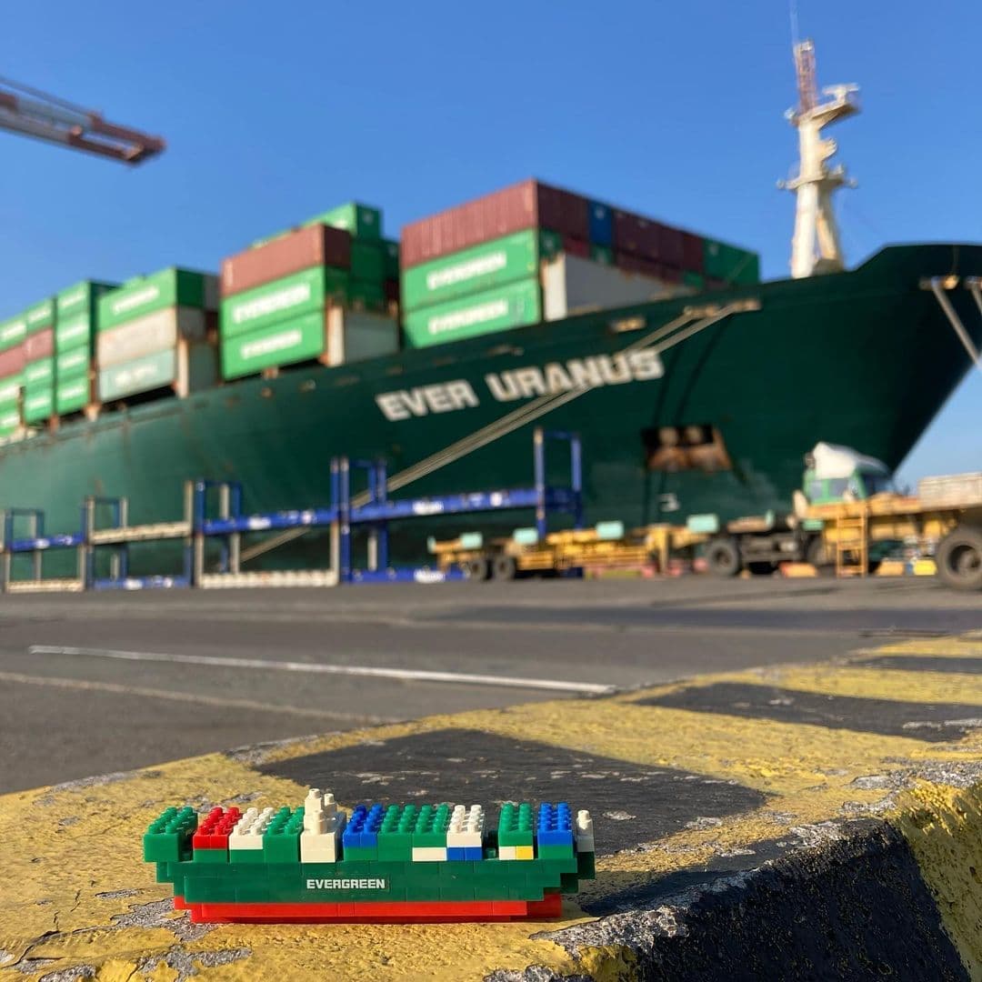 DatosComex's tweet photo. Te conviertes en lo que sueñas, así que sueña en GRANDE ✨
#DatosComex 🌎🚢✈️🚚 https://t.co/zMHq14PYjS