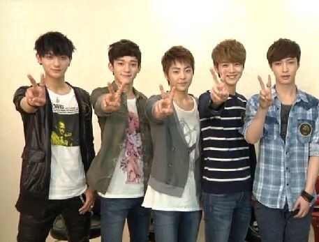 exohault's tweet photo. no because this was exo when they debuted😭😭 https://t.co/lmy8mJB282