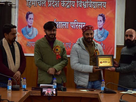 TheNewsRadar1's tweet image. 👉Lecture Series by Sister Nivedita Study Circle at HPCU👈

#thenewzradar #StudyCircle #BreakingNews #himachalpradesh #SisterNiveditaStudyCircle #HPCULectureSeries #SwamiVivekanandaDisciple 

Read Full Article 👇
thenewzradar.com/himachal-prade…