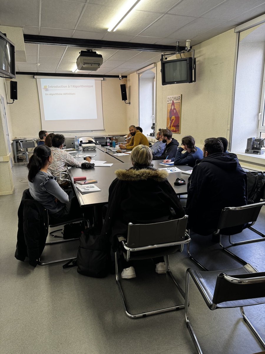 IDMC_Nancy's tweet photo. [FORMATION CONTINUE]
⏰ L'heure de la rentrée a sonné tôt ce matin pour les 12 demandeurs d'emploi constituant la quatrième promotion de la Certification DATA SCIENTIST dispensée par l'IDMC !
#certification #datascientist #formationcontinue #demandeursemplois #sciencesnumeriques https://t.co/siwKSm63UE