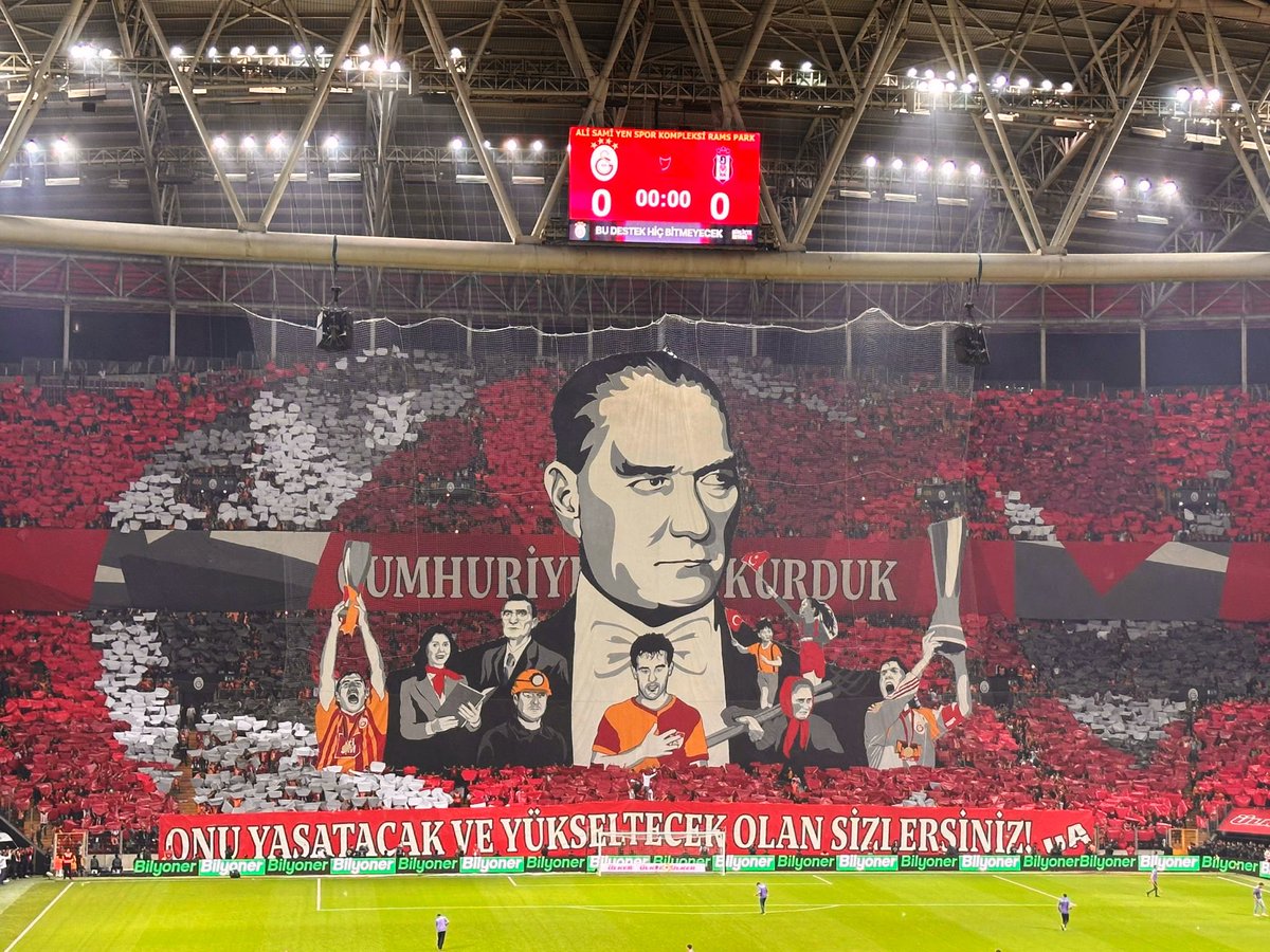 uAUNIGaziantep's tweet photo. MUSTAFA KEMAL'İN ASKERLERİYİZ..!

#ultrAslanUNI 
#uAUNIGaziantep https://t.co/4fwm3KHSPF