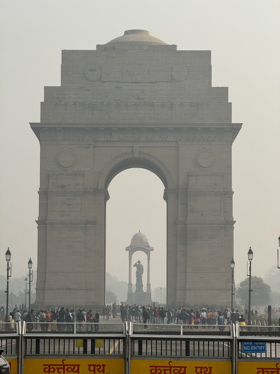 India Gate - memorial to 84k soldiers of the Indian Army who died between 1914 and 1921 in the First World War and other conflicts around the world.