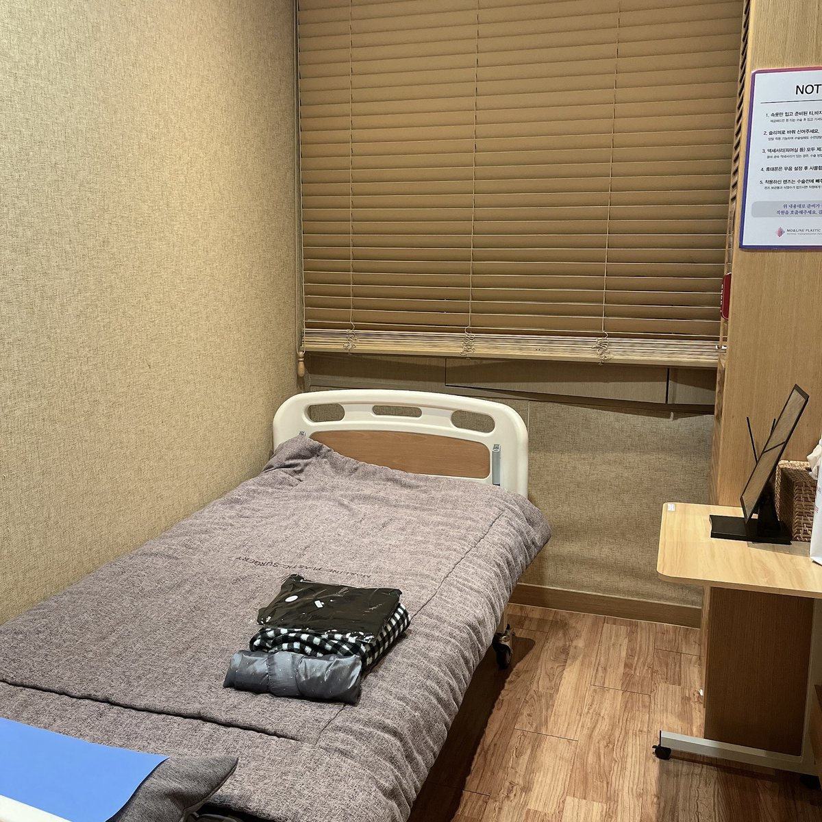 ppppp_8416's tweet photo. 韓国での植毛手術終了🇰🇷切開非切開の混合法で前頭部〜分け目〜頭頂部に3900毛です。クリニックの環境がよく前回のような体調不良も起こさず一安心！これから少しずつ写真あげていきます💪💪まずは手術前
#moandline #모앤드라인 ＃毛髪移植 #ヘアライン矯正 #ヘアライン植毛  #自毛移植 #自毛植毛 https://t.co/dIzCX86DZ0
