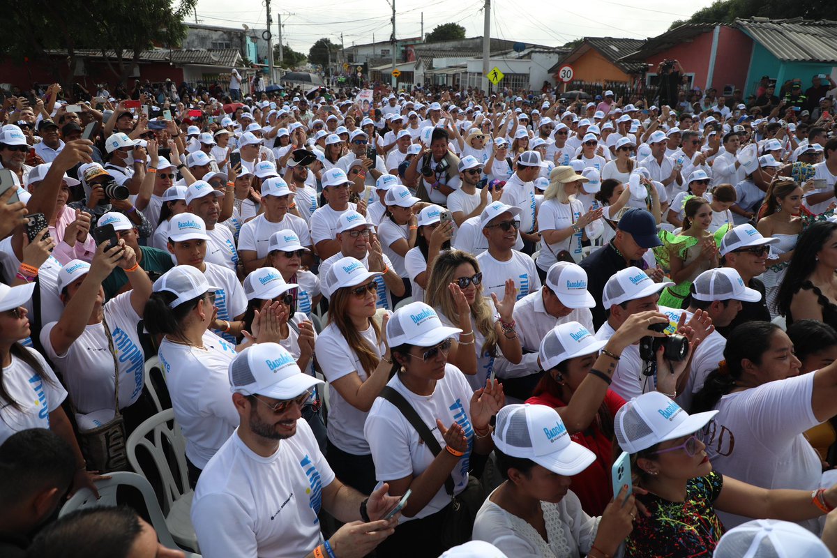 Hoy estamos desde el corazón de Barranquilla, en el barrio Rebolo. Gracias por venir acompañarme y estar aquí conmigo. 🙏🏻🧢 #BarranquillaEsChevre