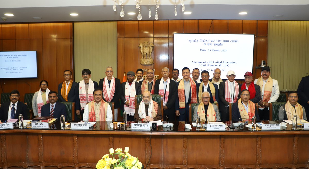 AmitShah's tweet image. A historic day for Assam.

Fulfilling PM @narendramodi Ji's vision for a prosperous, peaceful and developed Northeast, today we have arrived at a landmark resolution to the ULFA insurgency problem of Assam. 

The Government of India and the Government of Assam have signed a…