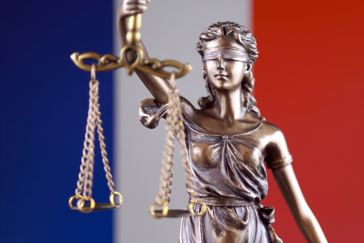MH_Thoraval's tweet photo. #Crépol: l'auteur présumé des menaces de mort à mon endroit, qui passait ce jour en comparution immédiate, a demandé le renvoi &amp; l'a obtenu puisque de droit. Je salue la décision de la cour de le maintenir en détention provisoire en attendant la prochaine audience prévue le 05/02 https://t.co/OcD2ty50ab
