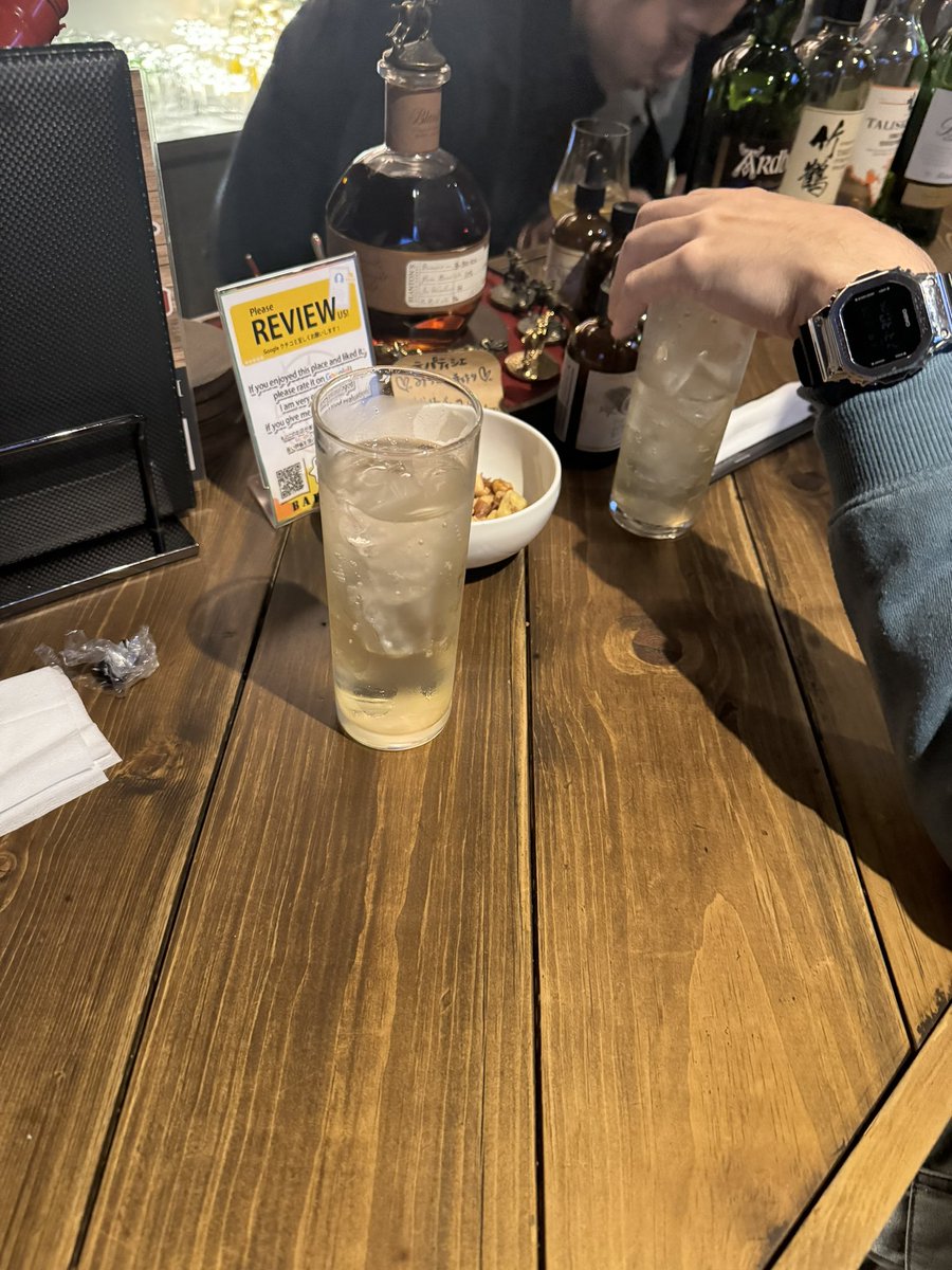 velda29425690's tweet photo. 二次会はいつものBAR https://t.co/fqeGQGooRi