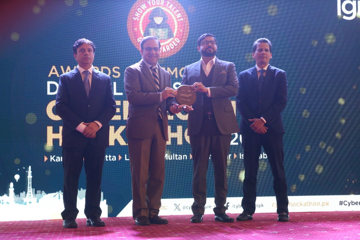 IgniteNTF's tweet image. (a)✨#AwardsCeremony #DigitalPakistan #CybersecurityHackathon2023 Grand Finale! 🏆🔥 Dr. Umar Saif, Federal Minister IT &amp;amp; Telecom, Syed Junaid Imam, Member IT, Ministry of IT &amp;amp; Telecom, and  CEO Ignite, Asim Shahryar Husain, honored our exceptional contributors with Awards.