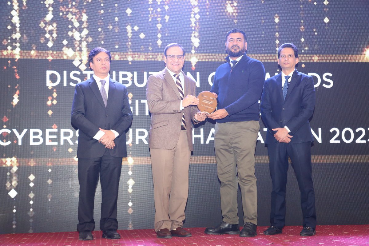 IgniteNTF's tweet image. (a)✨#AwardsCeremony #DigitalPakistan #CybersecurityHackathon2023 Grand Finale! 🏆🔥 Dr. Umar Saif, Federal Minister IT &amp;amp; Telecom, Syed Junaid Imam, Member IT, Ministry of IT &amp;amp; Telecom, and  CEO Ignite, Asim Shahryar Husain, honored our exceptional contributors with Awards.