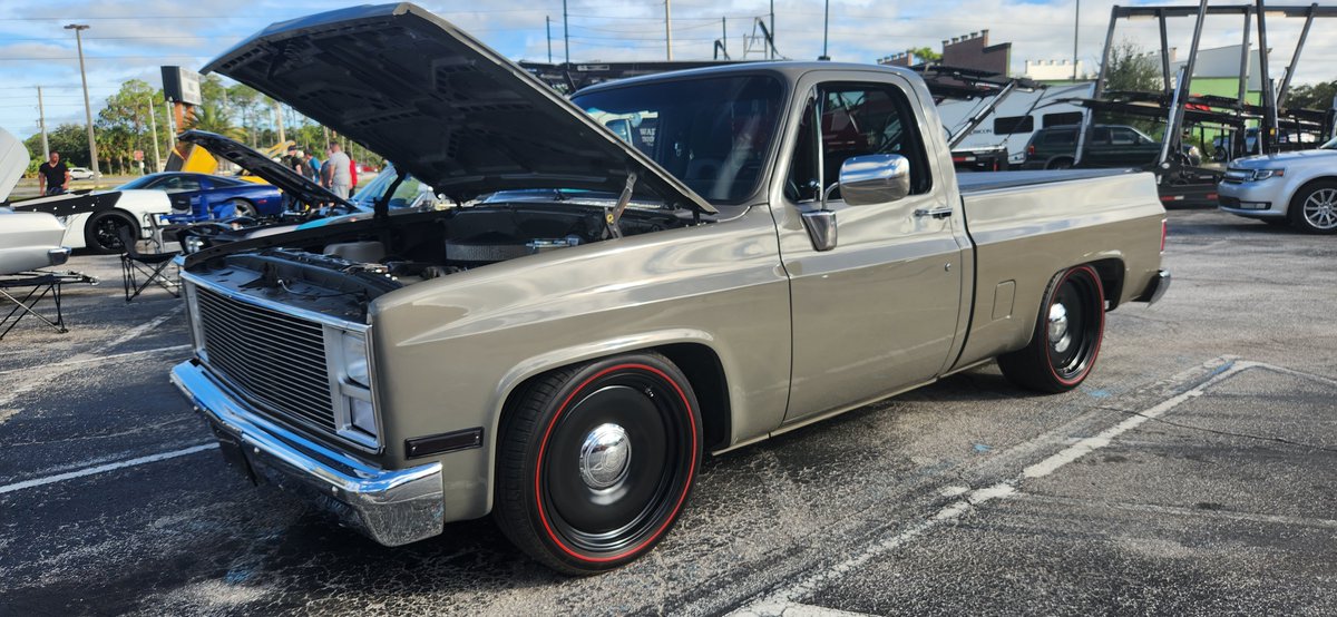 It's a classic! The @chevrolet C10 in #NardoGray . Photo Credit HJ Pizarro - October 2023. #chevrolet #ChevyC10 #TakeABreath #Breath #ClassicTruck #OldTruck #HJPizarro