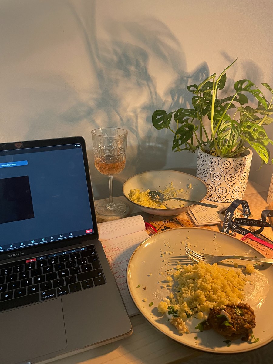 EstephaniaCand2's tweet image. Ringing in the final days of 2023 with hard work and dedication because true grit and discipline conquer all! 🚀💪 #HustleThroughTheHolidays #PerseverancePaysOff