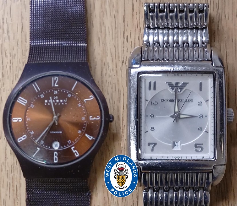 CoventryPolice's tweet image. #CanYouHelp | We&apos;re trying to trace the owner of these items after some excellent work by the gangs team.

Today (29 December), officers from the County Lines and Exploitation team searched an address in Melbourne Road in which they found various pieces of jewellery...