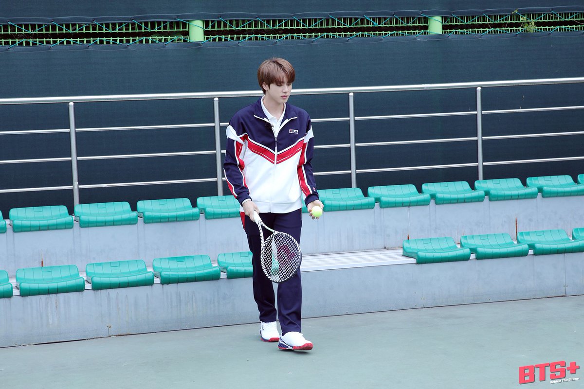 Citrus1204Jin's tweet photo. 본보갔다가 숙소앞에서 처음 한 낚시가 취미가 되고 달방에서 테니스 배웠다가 취미가 되고 좋은 어른친구분과 얘기하다 만든 술이 또 취미가 된 석지니를 보면 행복은 멀리 있는게 아니고 가까이서 찾는거라는게 뭔지 알게 됨 그리고 건강한 사람의 취미 또한 건강하다는것도 

#방탄소년단진 #JIN https://t.co/8i9PdiPd9h