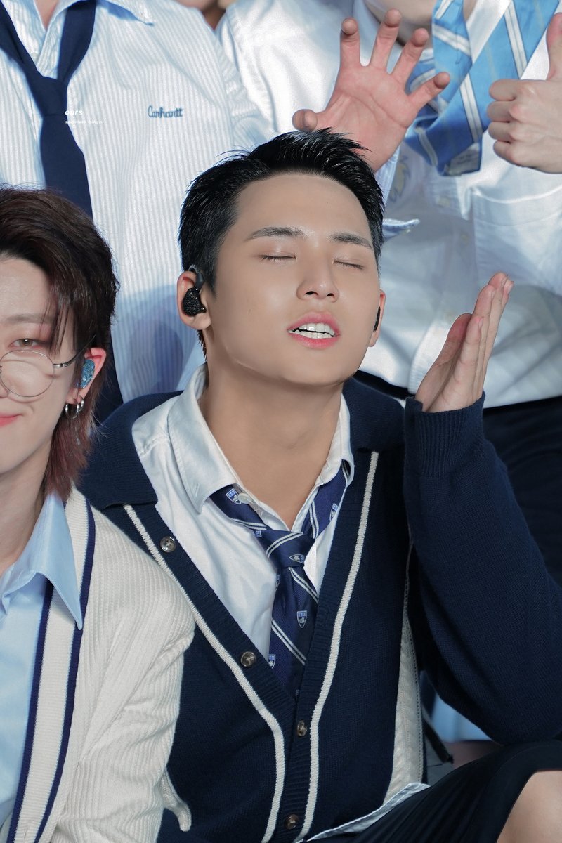 oursmingyu's tweet photo. 231224 FOLLOW #세븐틴 #민규 #MINGYU #ミンギュ #金珉奎 https://t.co/ohenuyNBpA