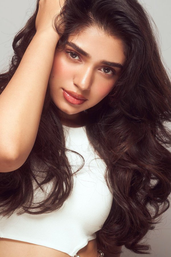 GChgBCLagAABgRX?format=jpg&name=900x900