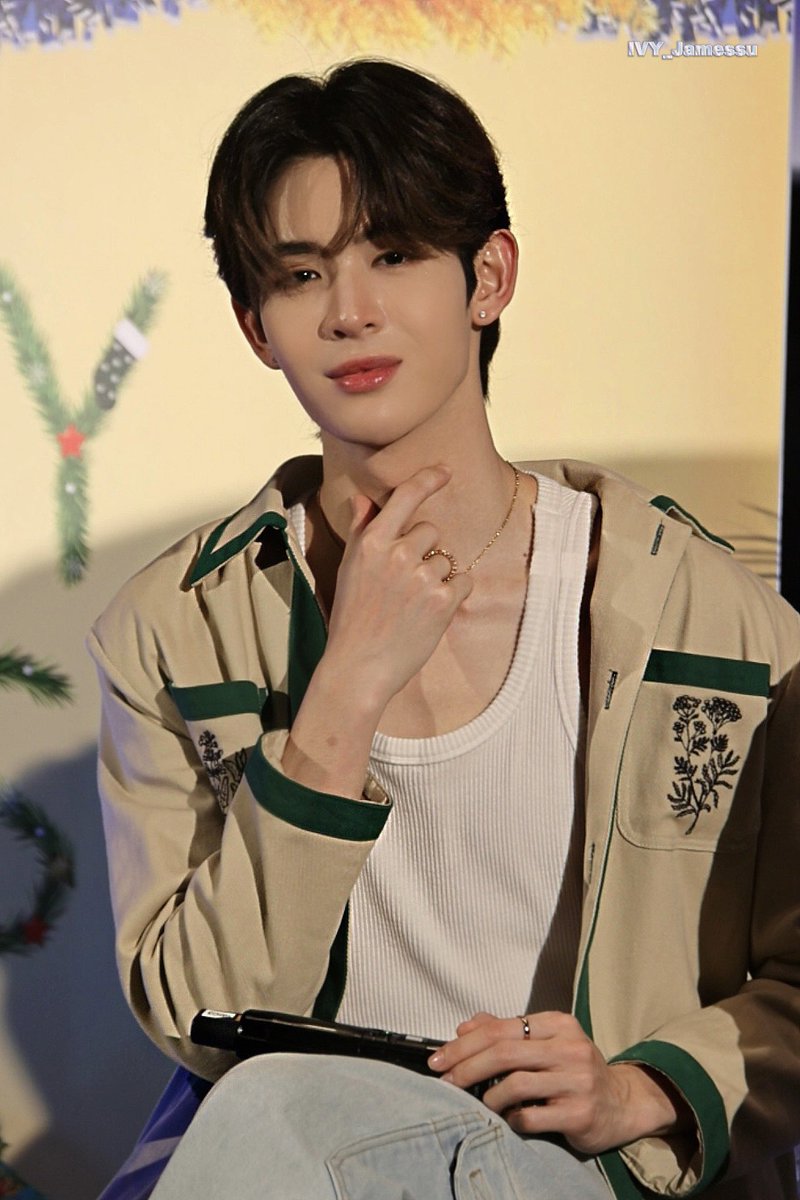 Rochelimit0108's tweet photo. 𝟐𝟑.𝟏𝟐.𝟐𝟗🤍

#NetJames 
#JamesSu
#พี่เจตคนกลางFinalEP

@Jamessu_w https://t.co/rXnewLGajz