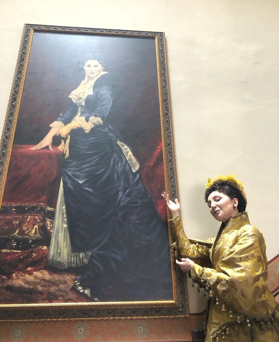 maryannsmartini's tweet photo. behind every successful woman is a giant picture of herself

(idc it works because i said so) https://t.co/bZUui0tSKF